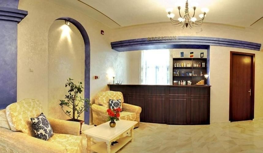 Отель Hotel Carol - Vatra Dornei Ватра-Дорней